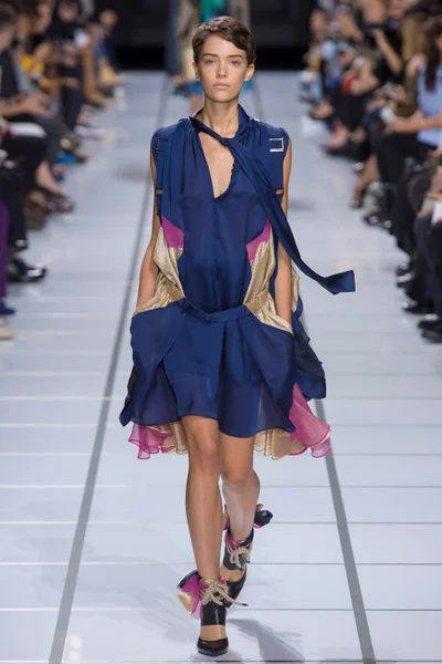 Look 3